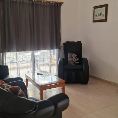 3 Bedroom Pafia 2 아파트 파포스